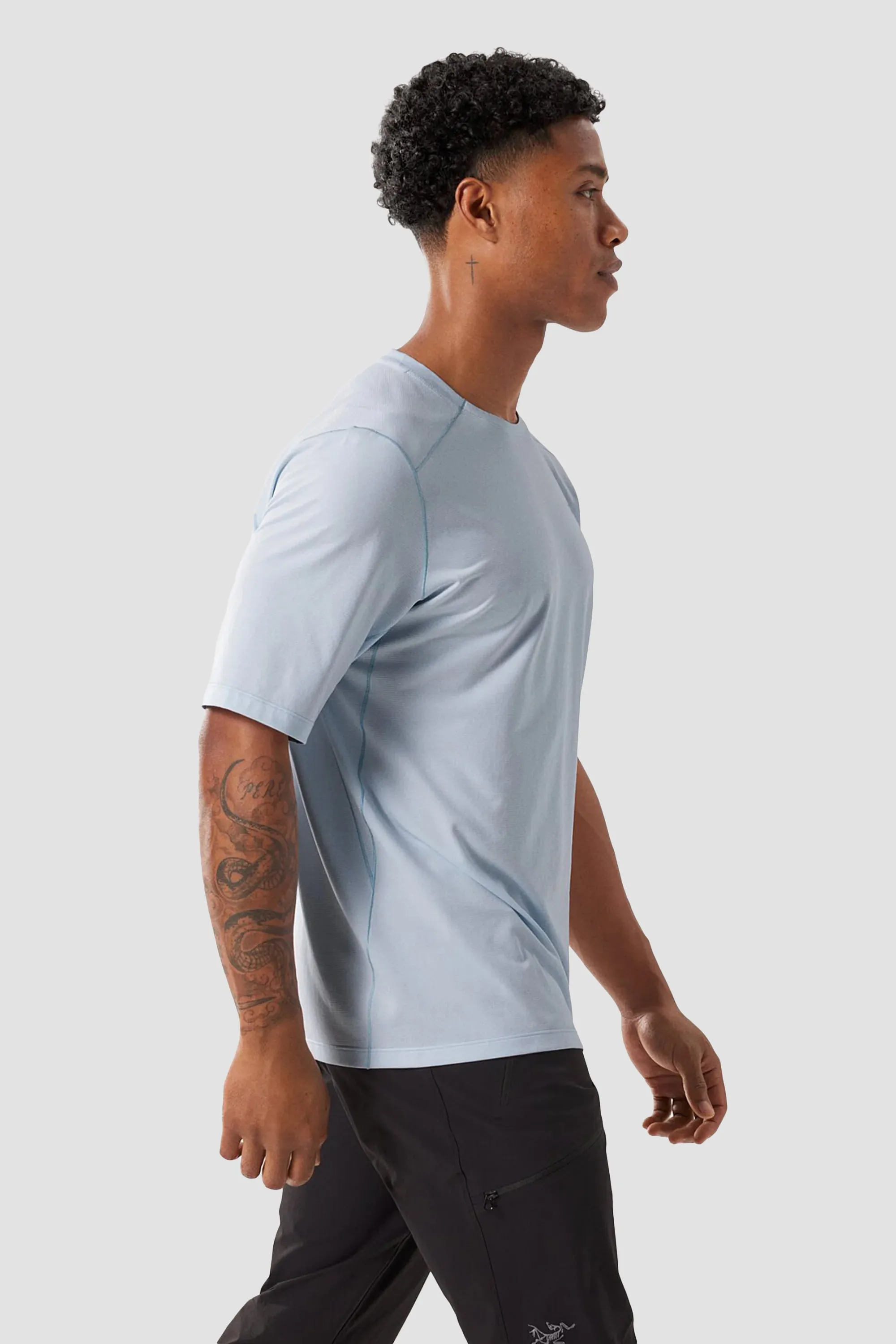 Arc'teryx Men's Cormac Crew Neck SS Shirt in Daybreak Heather