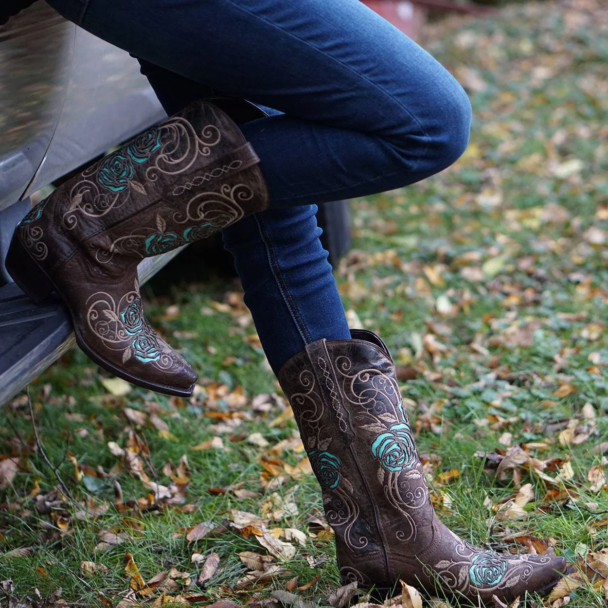 Turquoise Rose Inlayed Women's Cowgirl Boots (M50032)